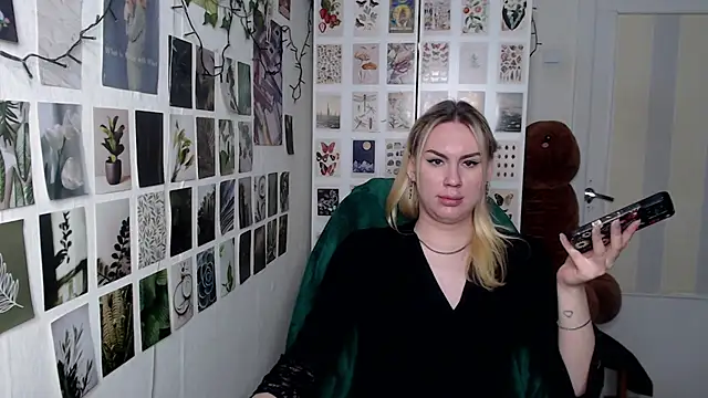 Snapshot of CapriScorpion chatting on February 2026 02:43:02 PM CapriScorpion online show from February 2026 02:43:02 PM