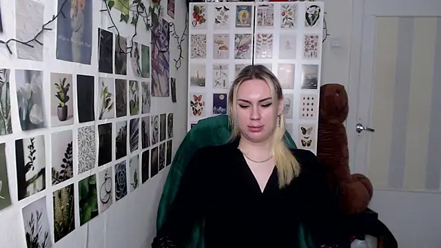 Snapshot of CapriScorpion chatting on February 2026 12:20:01 PM CapriScorpion online show from February 2026 12:20:01 PM