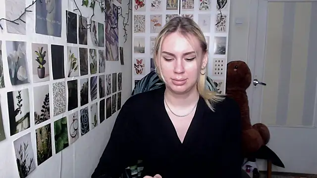 Snapshot of CapriScorpion chatting on February 2026 02:14:01 PM CapriScorpion online show from February 2026 02:14:01 PM