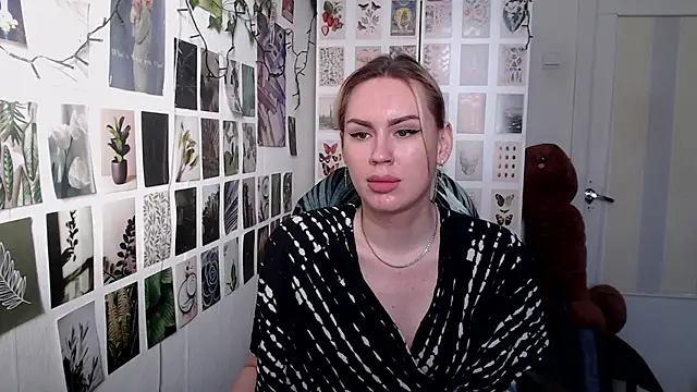 Snapshot of CapriScorpion chatting on February 2026 12:57:02 PM CapriScorpion online show from February 2026 12:57:02 PM