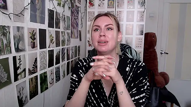 Snapshot of CapriScorpion chatting on February 2026 08:56:01 AM CapriScorpion online show from February 2026 08:56:01 AM