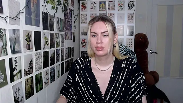 Snapshot of CapriScorpion chatting on March 2026 01:18:01 PM CapriScorpion online show from March 2026 01:18:01 PM