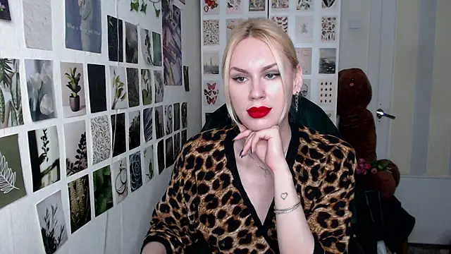 Snapshot of CapriScorpion chatting on May 2026 04:12:02 PM CapriScorpion online show from May 2026 04:12:02 PM