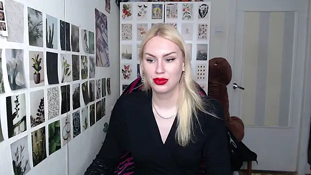 Snapshot of CapriScorpion chatting on July 2026 01:15:02 PM CapriScorpion online show from July 2026 01:15:02 PM