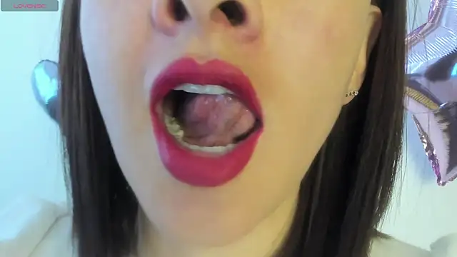 Snapshot of queen_fetish chatting on June 2026 03:38:02 PM queen fetish online show from June 2026 03:38:02 PM