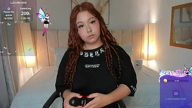 Snapshot of Atenea_cuteee chatting on February 2025 02:15:02 AM Atenea cuteee online show from February 2025 02:15:02 AM