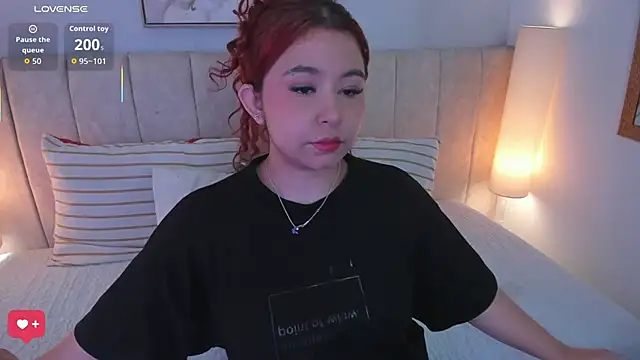 Atenea cuteee online show from March 2026 07:10:02 PM