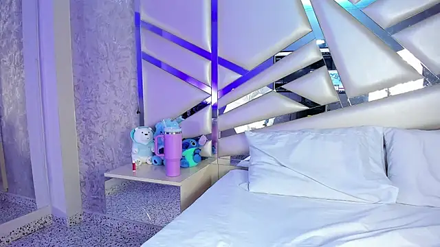 Miia002 online show from January 2026 11:42:02 PM