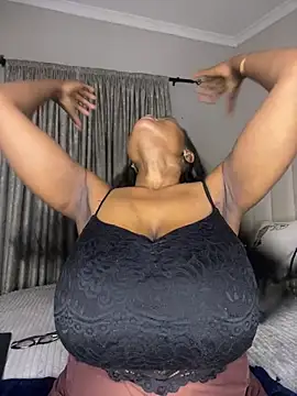 Snapshot of Bustygoddess32 chatting on February 2026 06:00:02 PM Bustygoddess32 online show from February 2026 06:00:02 PM