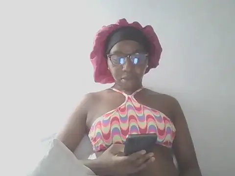 Snapshot of Sexxybella27 chatting on April 2026 12:04:01 PM Sexxybella27 online show from April 2026 12:04:01 PM