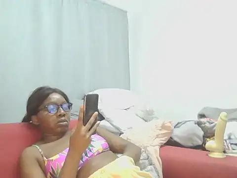 Snapshot of Sexxybella27 chatting on April 2026 01:42:02 AM Sexxybella27 online show from April 2026 01:42:02 AM