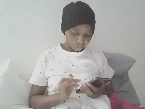 Snapshot of Sexxybella27 chatting on May 2026 01:49:02 PM Sexxybella27 online show from May 2026 01:49:02 PM