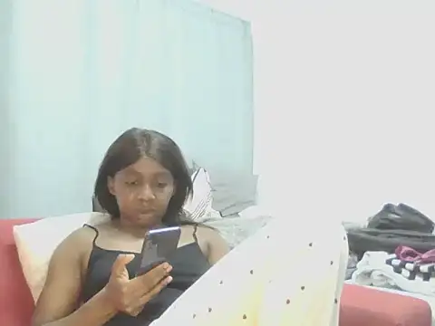 Snapshot of Sexxybella27 chatting on May 2026 07:44:02 PM Sexxybella27 online show from May 2026 07:44:02 PM
