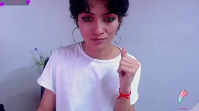 Hannaaaa   online show from January 2025 05:06:01 PM