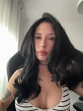 BellaGiaxx online show from December 2025 10:42:02 AM