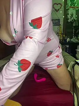 TrenaAnne online show from November 2025 04:18:02 PM