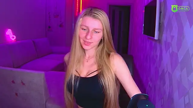 AmaliaQueen online show from November 2025 03:00:02 PM