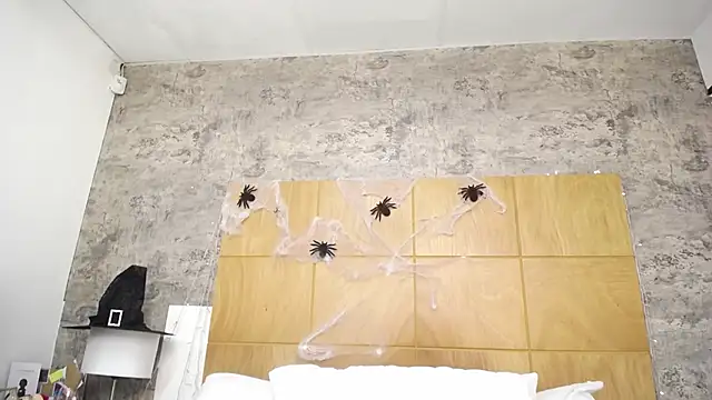 JainaRogers online show from October 2025 05:24:02 PM