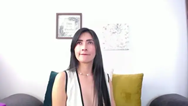 Snapshot of JainaRogers chatting on May 2026 07:43:02 PM JainaRogers online show from May 2026 07:43:02 PM
