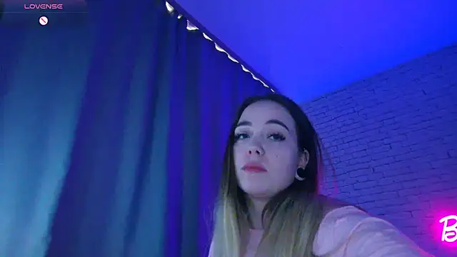 -Stacyy- online show from April 2026 06:19:01 AM