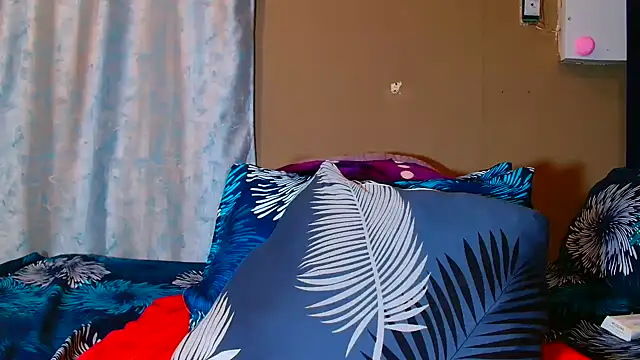 BERNINIBLUSHX89 online show from November 2025 01:30:02 AM