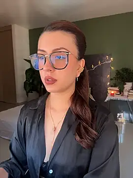 EmaSaenz online show from June 2026 09:57:02 PM