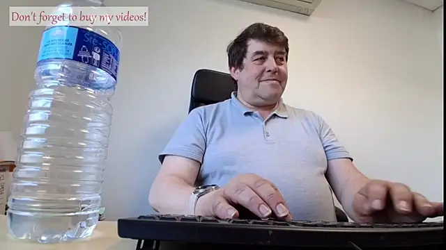 Snapshot of sympatrique chatting on June 2026 01:19:02 PM sympatrique online show from June 2026 01:19:02 PM