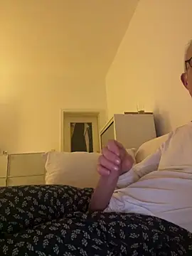 Frank22xx online show from February 2026 09:05:02 PM