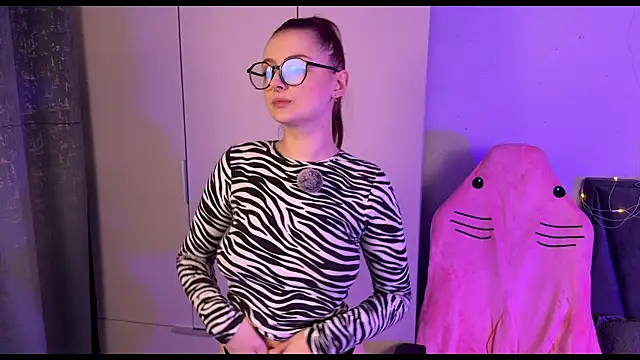 RozieRose online show from October 2025 05:19:02 AM