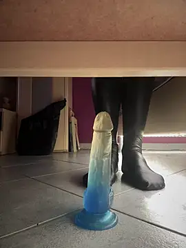 Snapshot of Bennyben8604 chatting on January 2025 04:04:01 AM Bennyben8604 online show from January 2025 04:04:01 AM