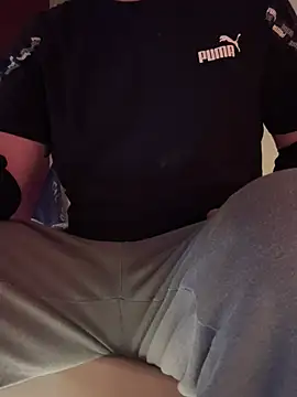 Snapshot of Bennyben8604 chatting on February 2025 10:32:01 PM Bennyben8604 online show from February 2025 10:32:01 PM