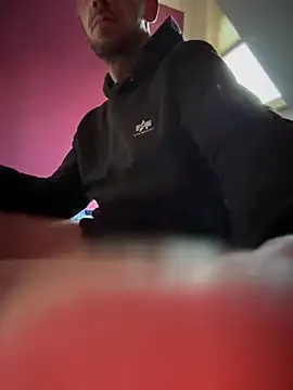 Snapshot of Bennyben8604 chatting on March 2025 04:35:01 PM Bennyben8604 online show from March 2025 04:35:01 PM