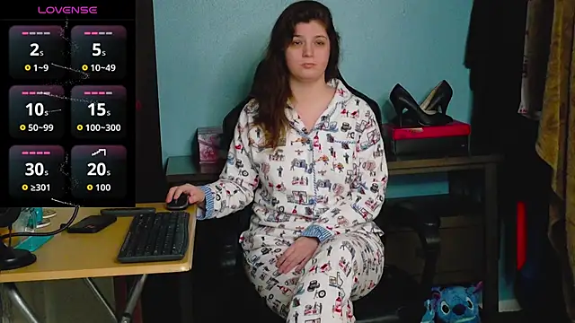 TreeJeanne online show from November 2025 02:43:02 AM