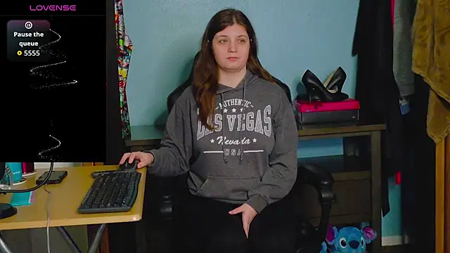 TreeJeanne online show from December 2025 04:12:02 PM