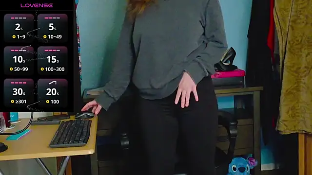 TreeJeanne online show from December 2025 03:41:02 PM