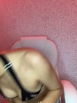 Snapshot of _Aura- chatting on February 2025 03:39:02 AM Aura- online show from February 2025 03:39:02 AM