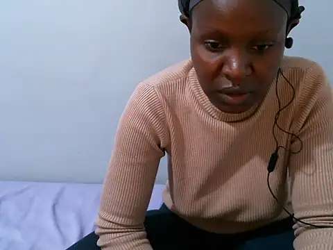Snapshot of femaqueen chatting on April 2026 09:24:01 AM femaqueen online show from April 2026 09:24:01 AM