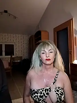 Snapshot of Tinuus chatting on September 2025 06:57:02 PM Tinuus online show from September 2025 06:57:02 PM