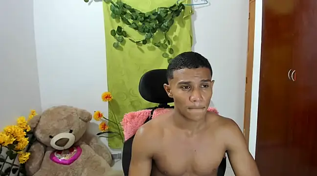 Snapshot of corzoethan chatting on January 2025 12:01:01 AM corzoethan online show from January 2025 12:01:01 AM