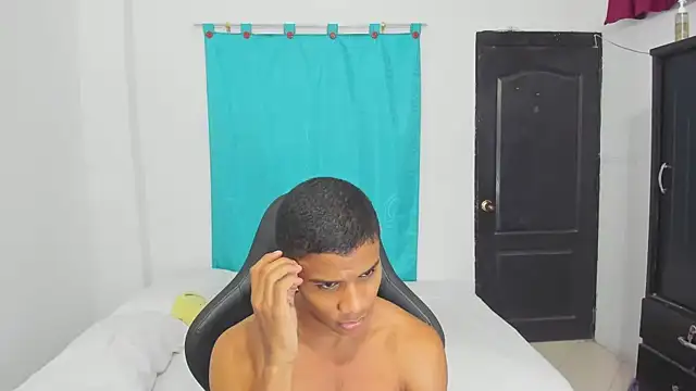 Snapshot of corzoethan chatting on September 2025 02:22:01 AM corzoethan online show from September 2025 02:22:01 AM