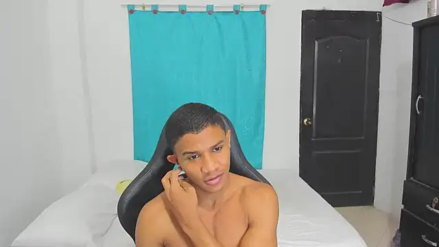 Snapshot of corzoethan chatting on September 2025 11:15:02 PM corzoethan online show from September 2025 11:15:02 PM