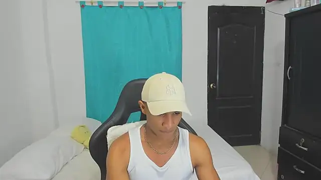 Snapshot of corzoethan chatting on September 2025 11:43:01 PM corzoethan online show from September 2025 11:43:01 PM