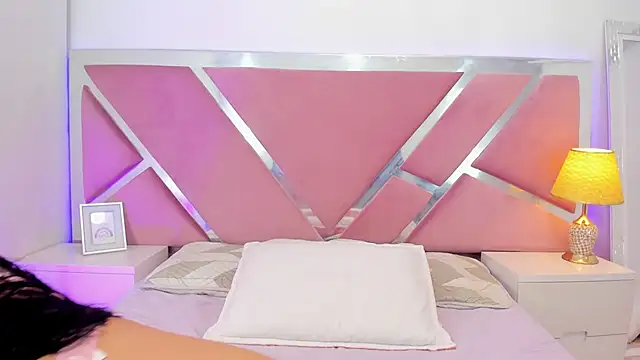 NinnaVous online show from February 2026 12:37:01 PM