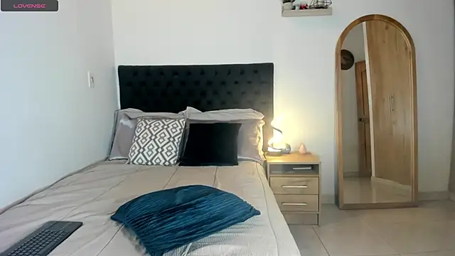 samanth bell online show from November 2025 02:55:01 AM