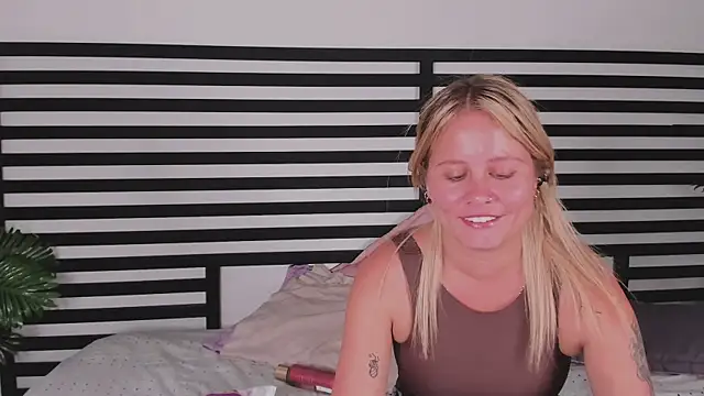 Snapshot of stefanny_ruiz_ chatting on December 2024 06:28:01 PM stefanny ruiz online show from December 2024 06:28:01 PM