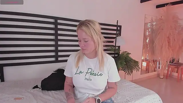 Snapshot of stefanny_ruiz_ chatting on December 2024 03:33:02 PM stefanny ruiz online show from December 2024 03:33:02 PM