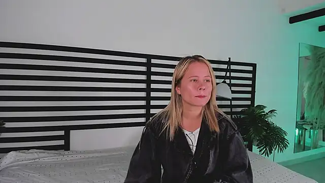 Snapshot of stefanny_ruiz_ chatting on January 2025 12:29:01 PM stefanny ruiz online show from January 2025 12:29:01 PM