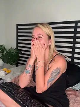 Snapshot of stefanny_ruiz_ chatting on January 2025 03:47:02 PM stefanny ruiz online show from January 2025 03:47:02 PM