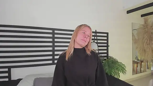 Snapshot of stefanny_ruiz_ chatting on February 2025 12:28:01 PM stefanny ruiz online show from February 2025 12:28:01 PM