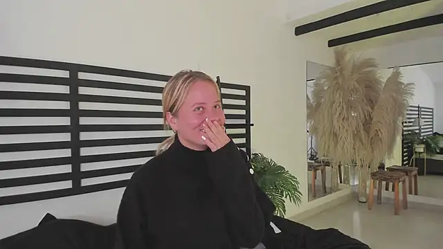 Snapshot of stefanny_ruiz_ chatting on February 2025 06:37:01 PM stefanny ruiz online show from February 2025 06:37:01 PM